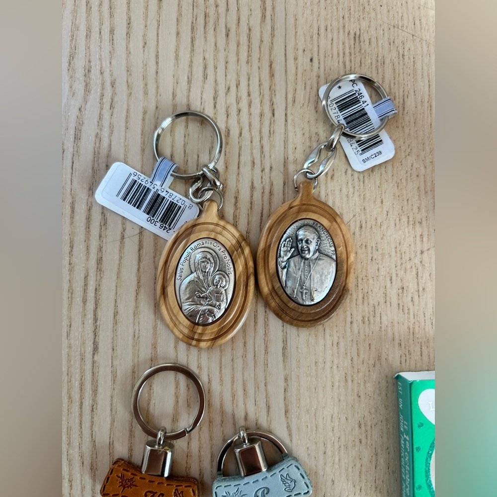 Catholic items bundle - Picture 3 of 8